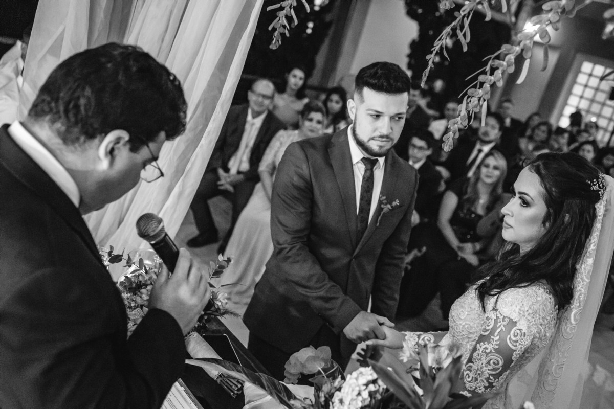 fotos casamento casal julia e arthur no espaco saab eventos em vinhedo sp