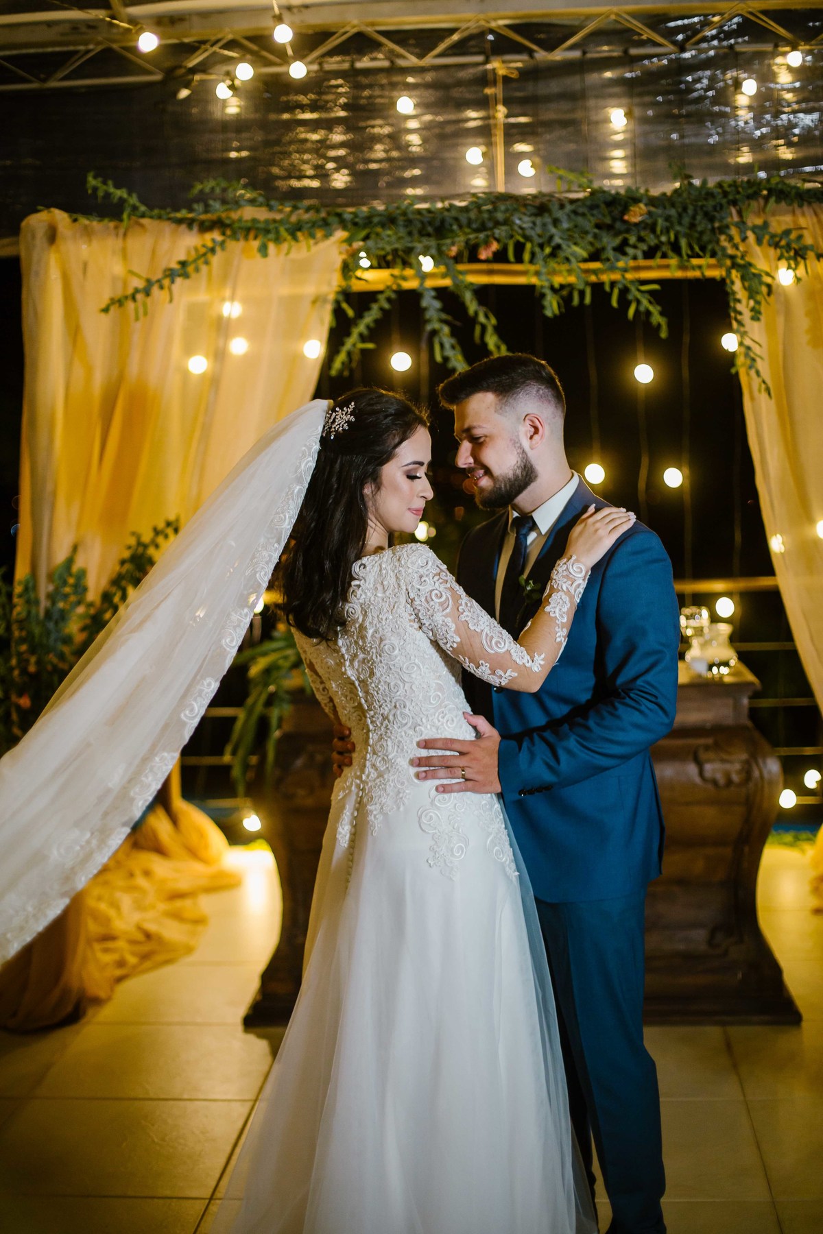 fotos casamento casal julia e arthur no espaco saab eventos em vinhedo sp