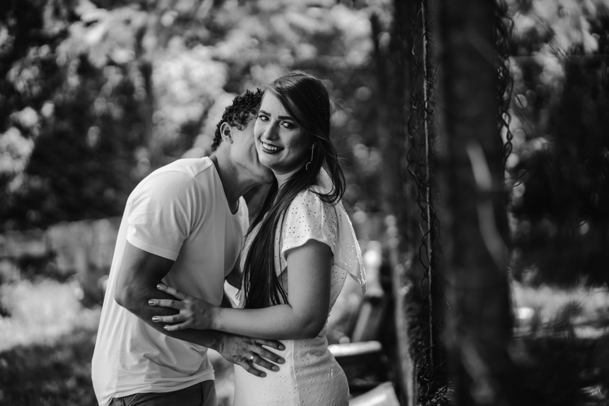 fotos ensaio casal pré wedding noivos monique e gabriel em fazenda em iperó sp fotografo denis silveira fotografia