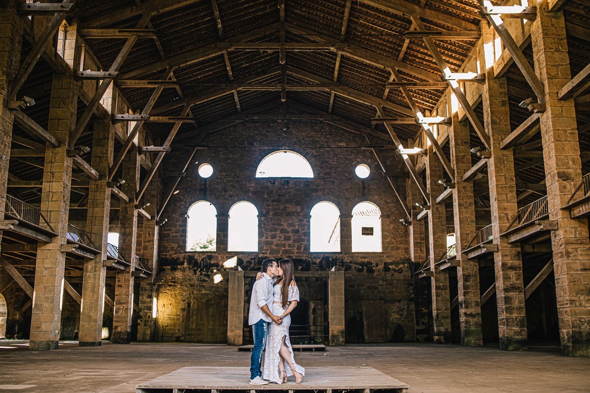 fotos ensaio casal pré wedding noivos monique e gabriel em fazenda em iperó sp fotografo denis silveira fotografia