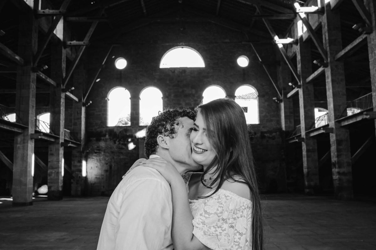 fotos ensaio casal pré wedding noivos monique e gabriel em fazenda em iperó sp fotografo denis silveira fotografia