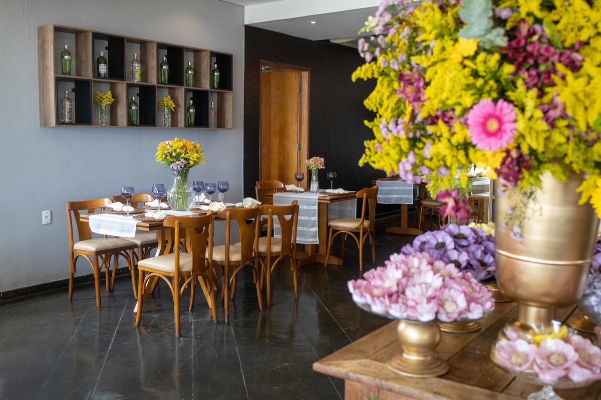 fotos de casamento no rio de janeiro casal de noivos maiara e leonardo no espaço bora bora fotografia pelo fotografo denis silveira