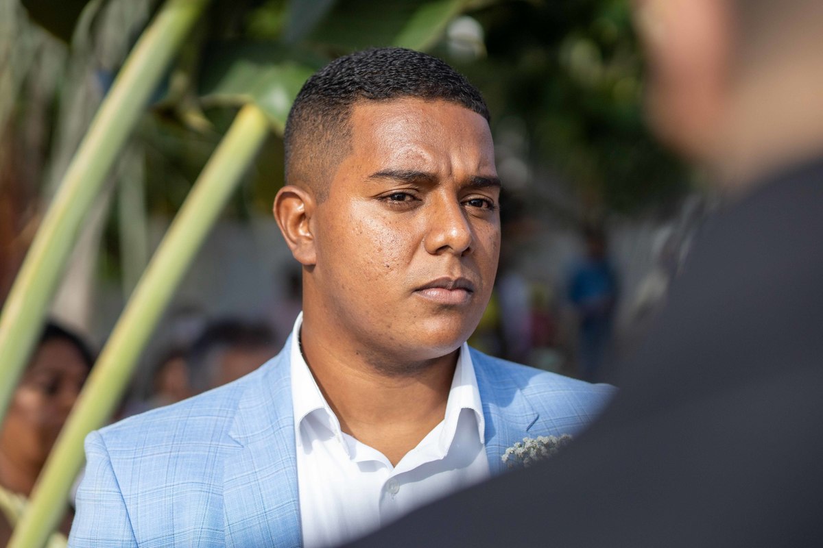 fotos de casamento no rio de janeiro casal de noivos maiara e leonardo no espaço bora bora fotografia pelo fotografo denis silveira