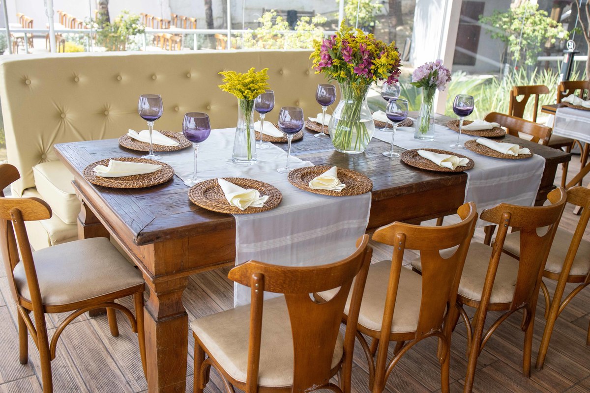 fotos de casamento no rio de janeiro casal de noivos maiara e leonardo no espaço bora bora fotografia pelo fotografo denis silveira