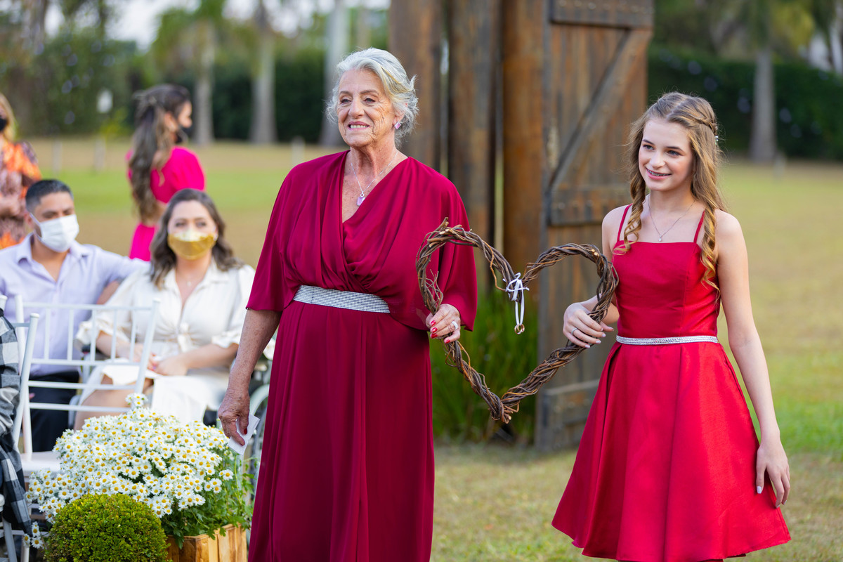 fotos de casamento no campo casal de noivos ana flavia e gustavo espaco luz do campo eventos nova odessa sp making of da noiva beauty longe paula espelho fotografia pelo fotografo denis silveira