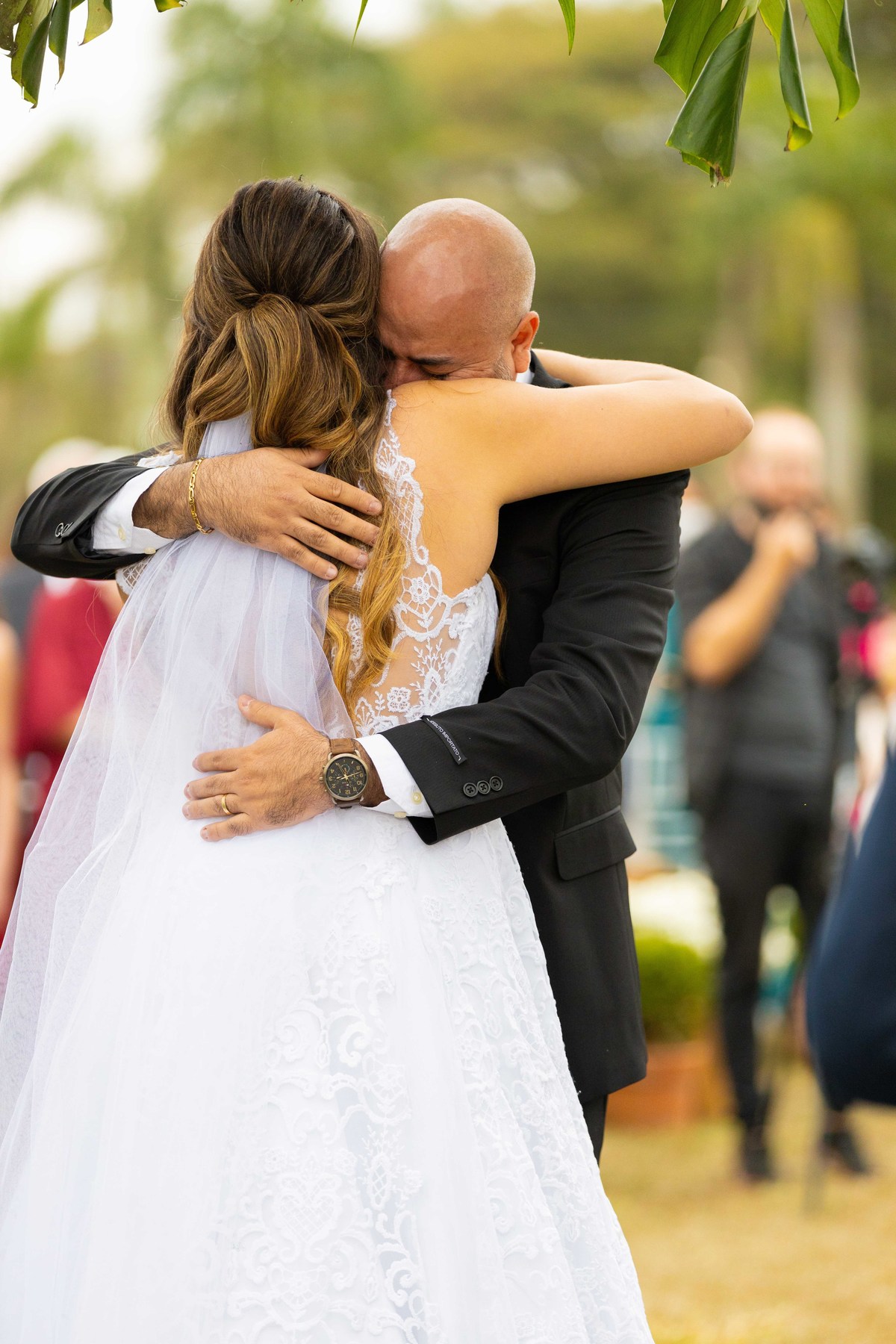 fotos de casamento no campo casal de noivos ana flavia e gustavo espaco luz do campo eventos nova odessa sp making of da noiva beauty longe paula espelho fotografia pelo fotografo denis silveira
