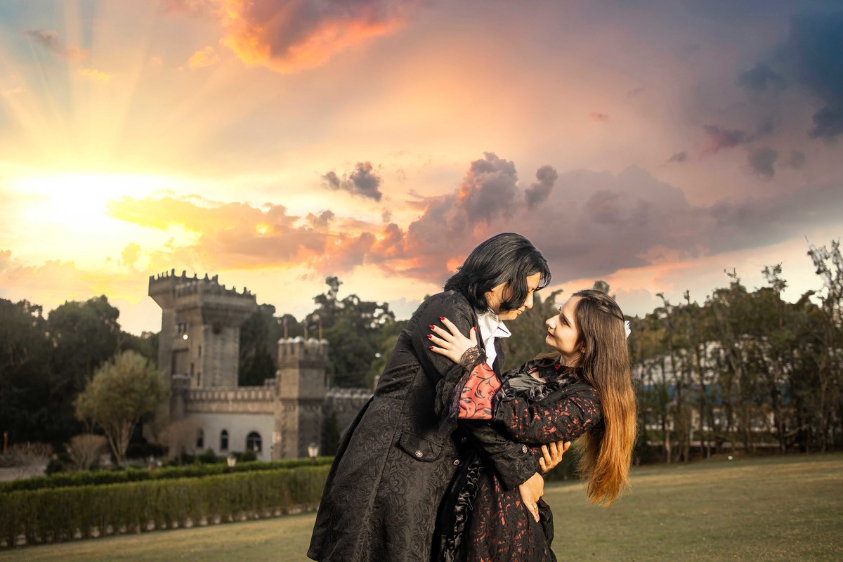 fotos estilo rock and roll de ensaio de casal pré wedding vanessa e vitor em Castelo dos Vinhais medieval em Vinhedo São Paulo fotografia pelo fotografo Denis Silveira Fotografia fotografia pre casamento