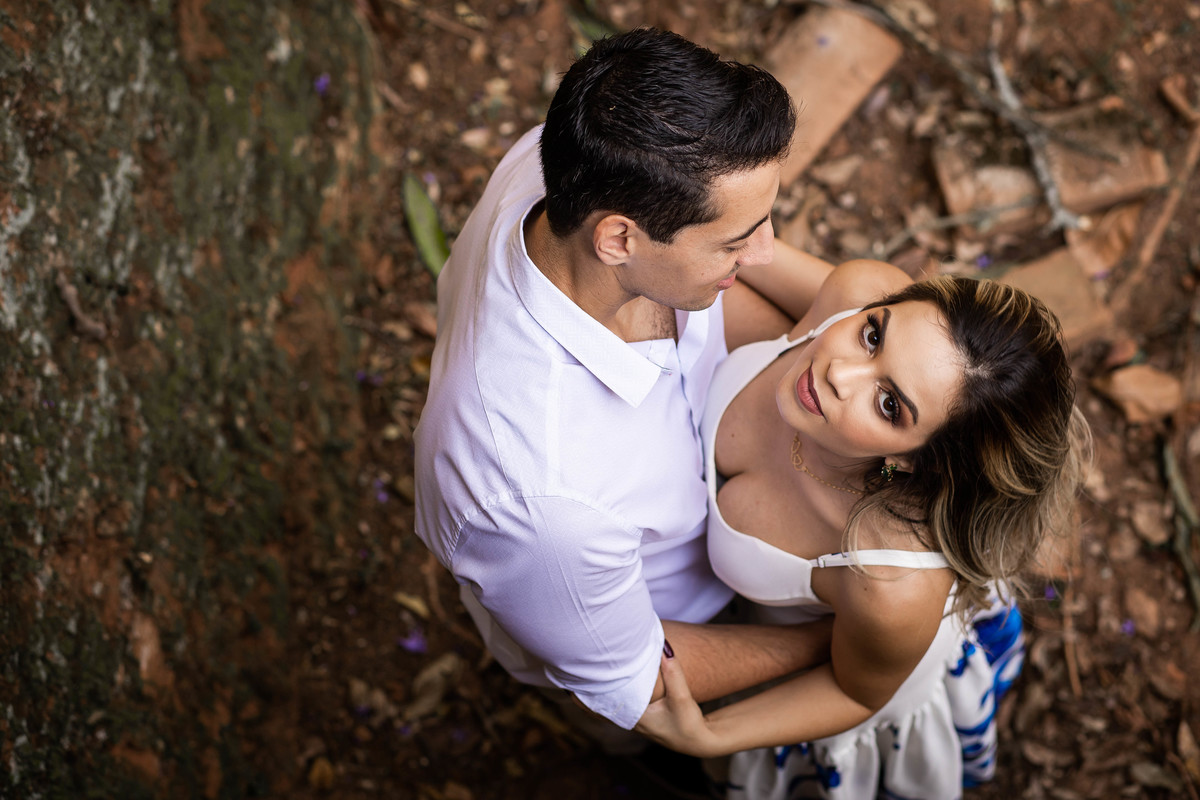 ensaio de casal de noivos isabel e renan pre wedding em parque ecologico em campinas/sp fotografia pelo fotografo denis silveira