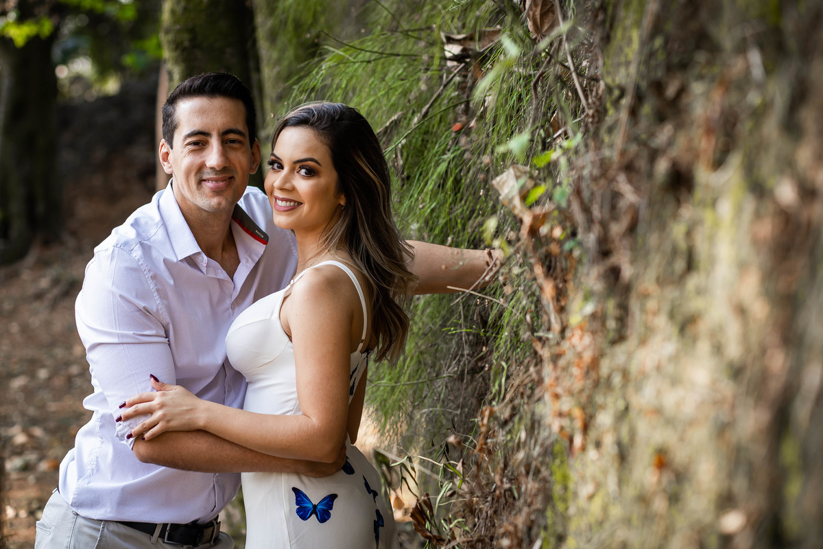 ensaio de casal de noivos isabel e renan pre wedding em parque ecologico em campinas/sp fotografia pelo fotografo denis silveira