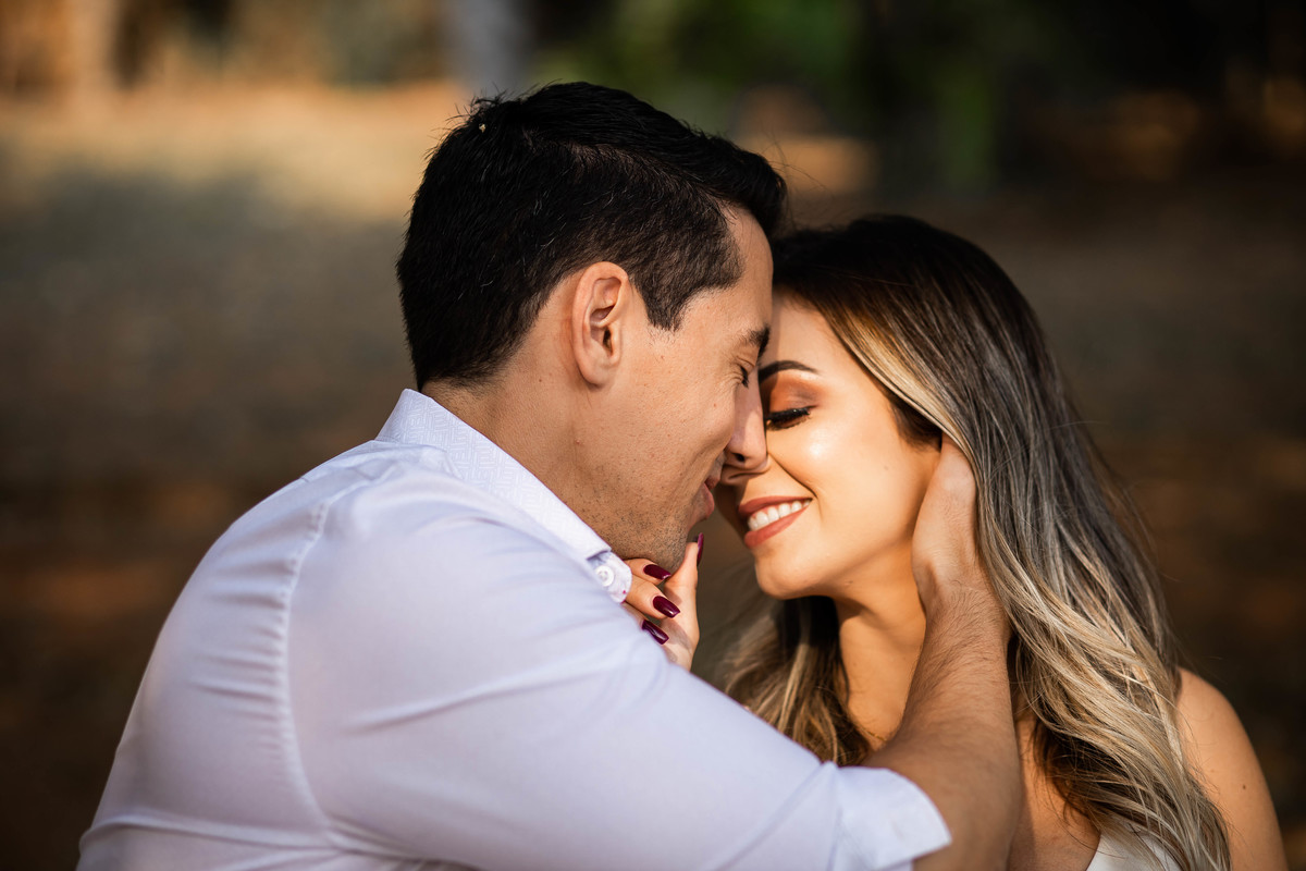 ensaio de casal de noivos isabel e renan pre wedding em parque ecologico em campinas/sp fotografia pelo fotografo denis silveira