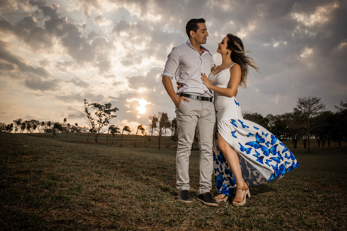 ensaio de casal de noivos isabel e renan pre wedding em parque ecologico em campinas/sp fotografia pelo fotografo denis silveira