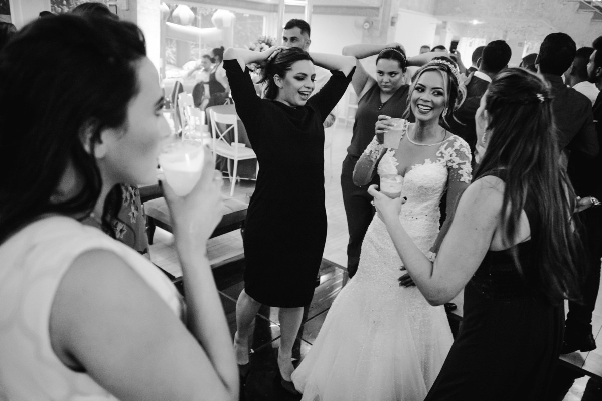 fotos casamento campinas sp casal noivos isabel e renan making o da noiva salao beleza paula espelho making of do noivo barbearia cambui cerimonia e festa espaco pot porri sousas fotografia pelo fotografo denis silveira especializado casamentos