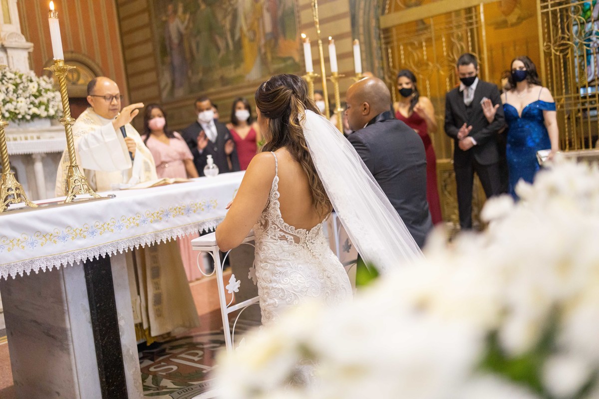 fotografia casamento em igreja catolica nossa senhra da penha em sao paulo sp festa e recepção espaco mansao isadora cortez ritmo samba fotografo denis silveira wedding photography