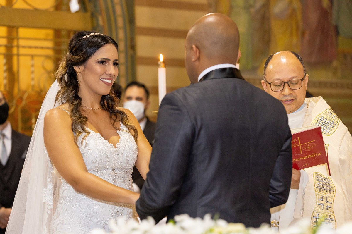 fotografia casamento em igreja catolica nossa senhra da penha em sao paulo sp festa e recepção espaco mansao isadora cortez ritmo samba fotografo denis silveira wedding photography