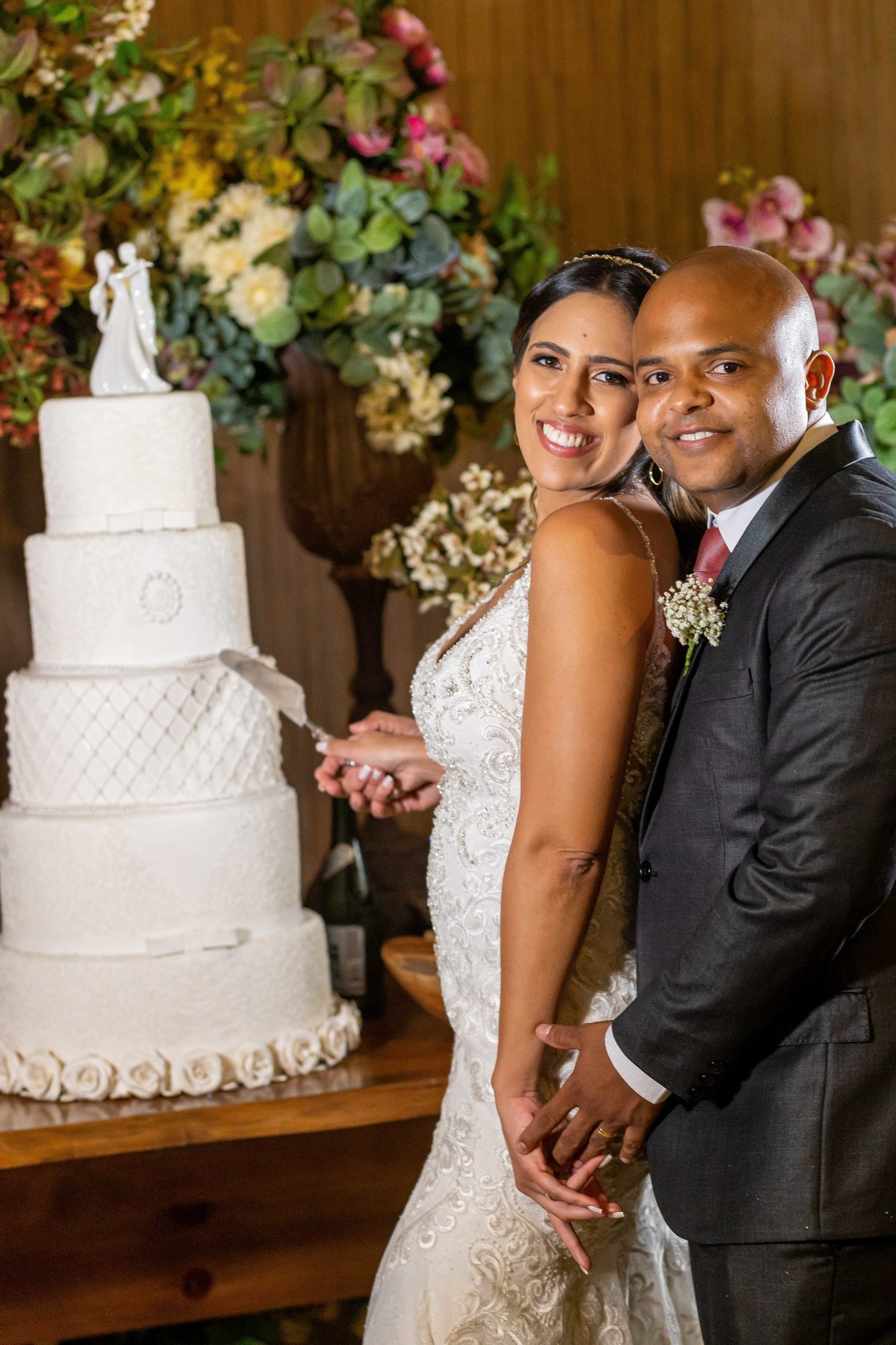 fotografia casamento em igreja catolica nossa senhra da penha em sao paulo sp festa e recepção espaco mansao isadora cortez ritmo samba fotografo denis silveira wedding photography