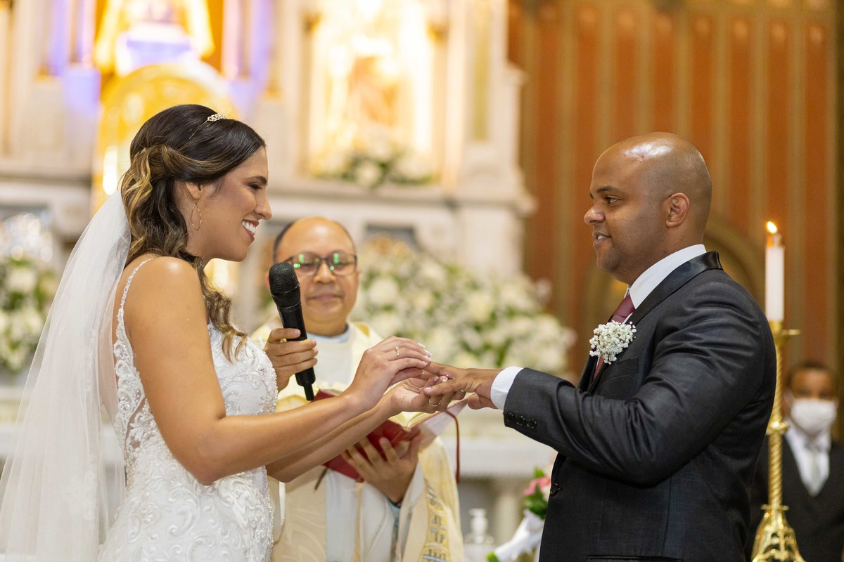 fotografia casamento em igreja catolica nossa senhra da penha em sao paulo sp festa e recepção espaco mansao isadora cortez ritmo samba fotografo denis silveira wedding photography