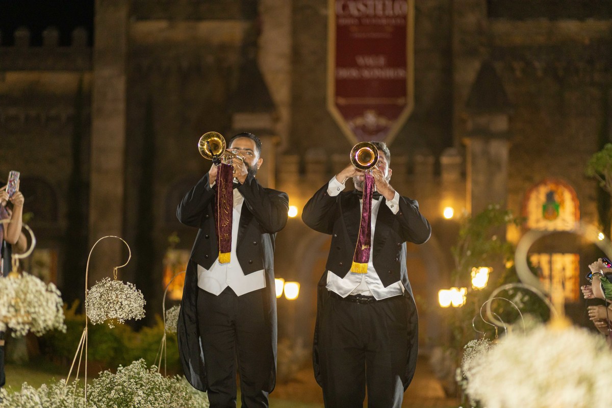 fotos casamento cerimonia cristã casal noivos clesia e luiz espaco medieval castelo dos vinhais vinhedo sp fotografo denis silveira fotografia