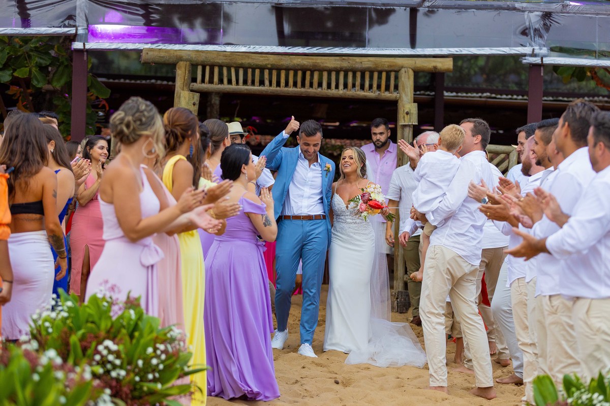 Beach Wedding Photography fotos de casamento na praia em toque toque pequeno litoral de sp casal de noivos Jessica e Thiago matrimonio pé na areia recepcao Barracuda Beach Bar de frente ao mar fotografo Denis Silveira Fotografia