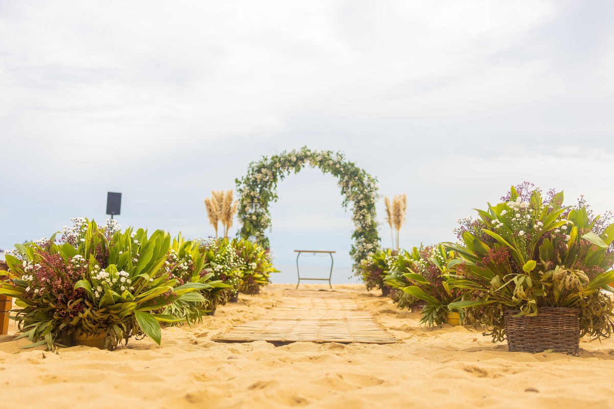 Beach Wedding Photography fotos de casamento na praia em toque toque pequeno litoral de sp casal de noivos Jessica e Thiago matrimonio pé na areia recepcao Barracuda Beach Bar de frente ao mar fotografo Denis Silveira Fotografia