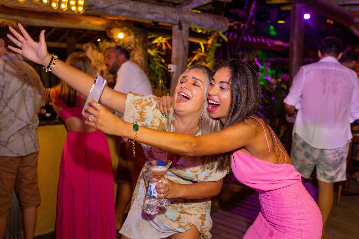 Beach Wedding Photography fotos de casamento na praia em toque toque pequeno litoral de sp casal de noivos Jessica e Thiago matrimonio pé na areia recepcao Barracuda Beach Bar de frente ao mar fotografo Denis Silveira Fotografia