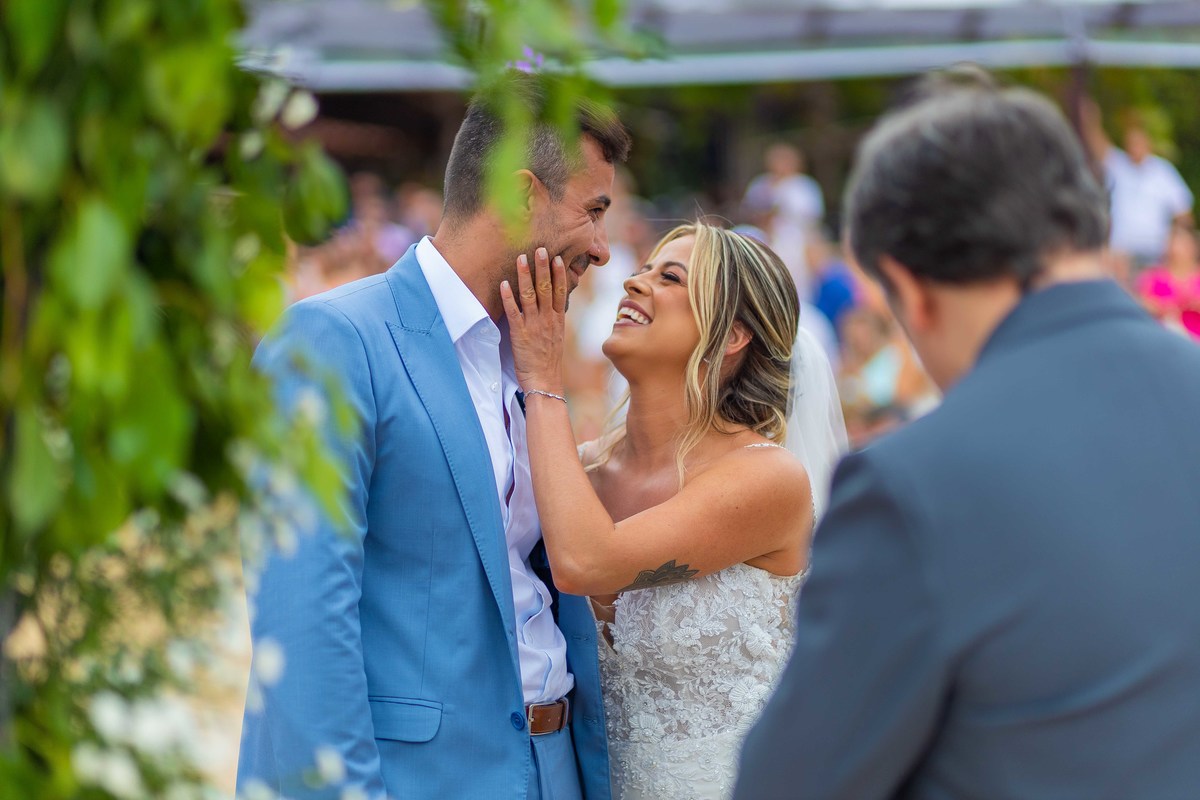 Beach Wedding Photography fotos de casamento na praia em toque toque pequeno litoral de sp casal de noivos Jessica e Thiago matrimonio pé na areia recepcao Barracuda Beach Bar de frente ao mar fotografo Denis Silveira Fotografia