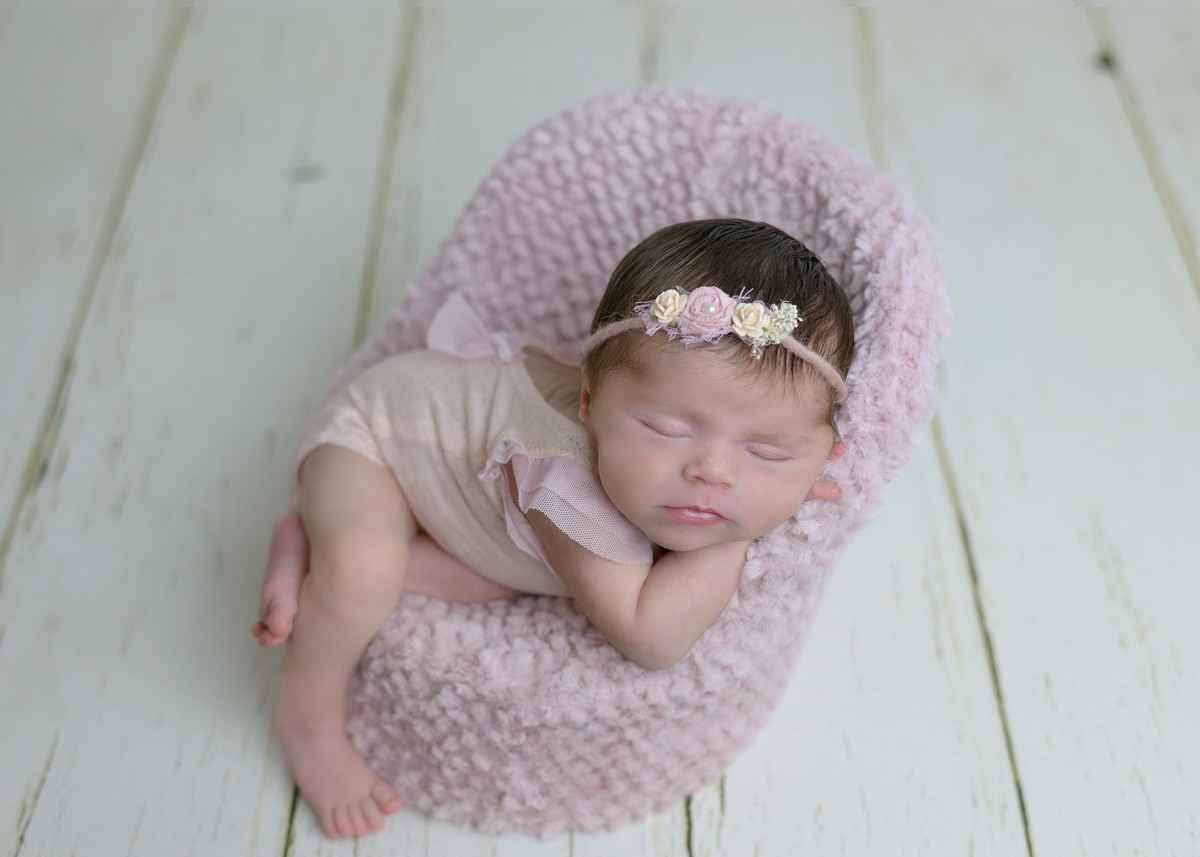 Newborn Ana Clara - Cadeirinha de Poses.
