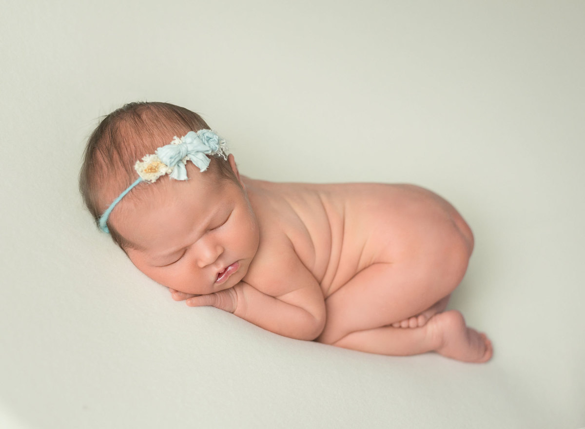 Ensaio Newborn da linda Beatriz - Pose Bumbum pra cima!