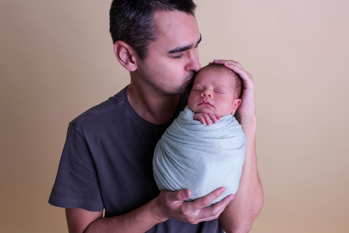 Ensaio de Newborn Campinas papai wrap
