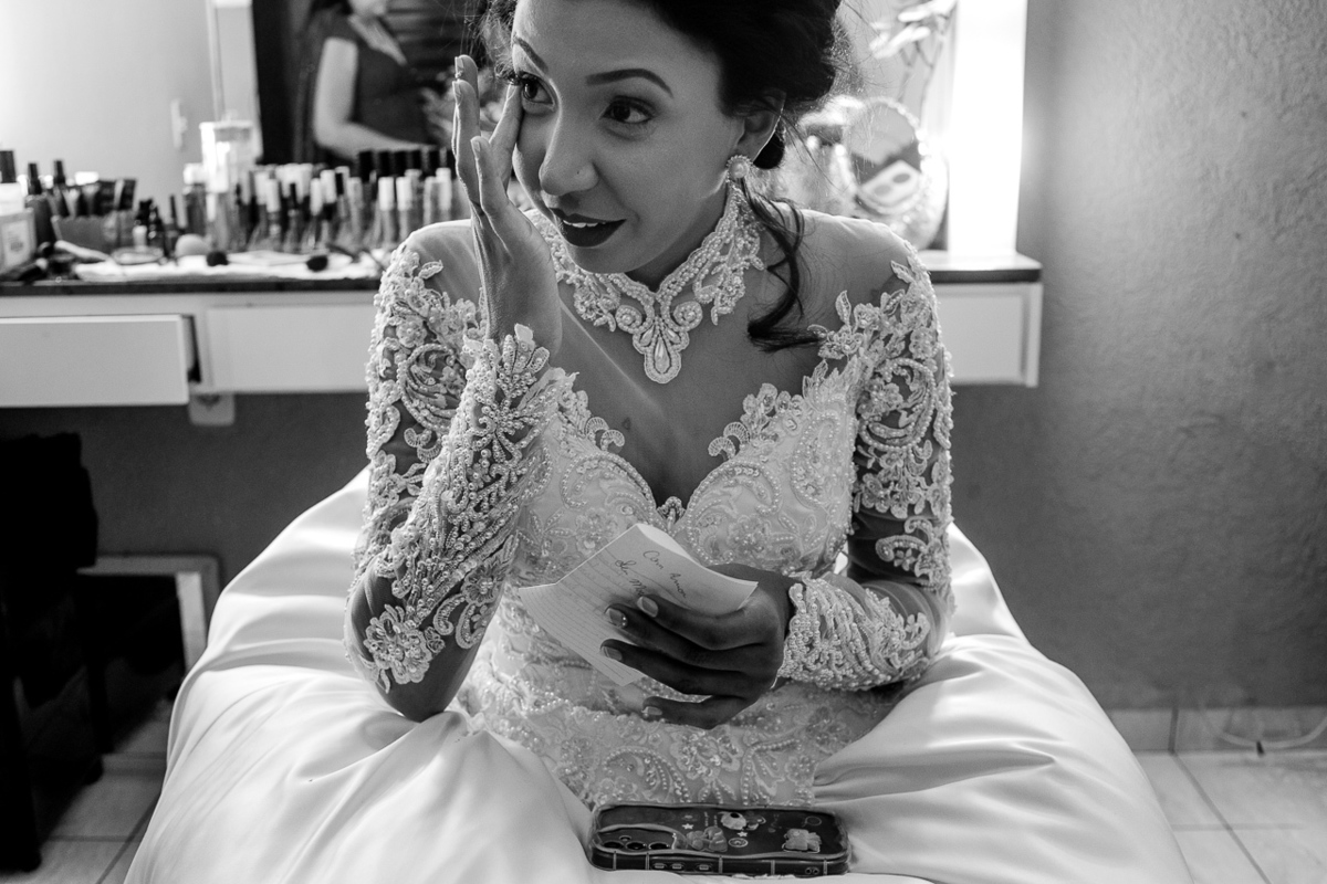 Foto da noiva no salão de beleza