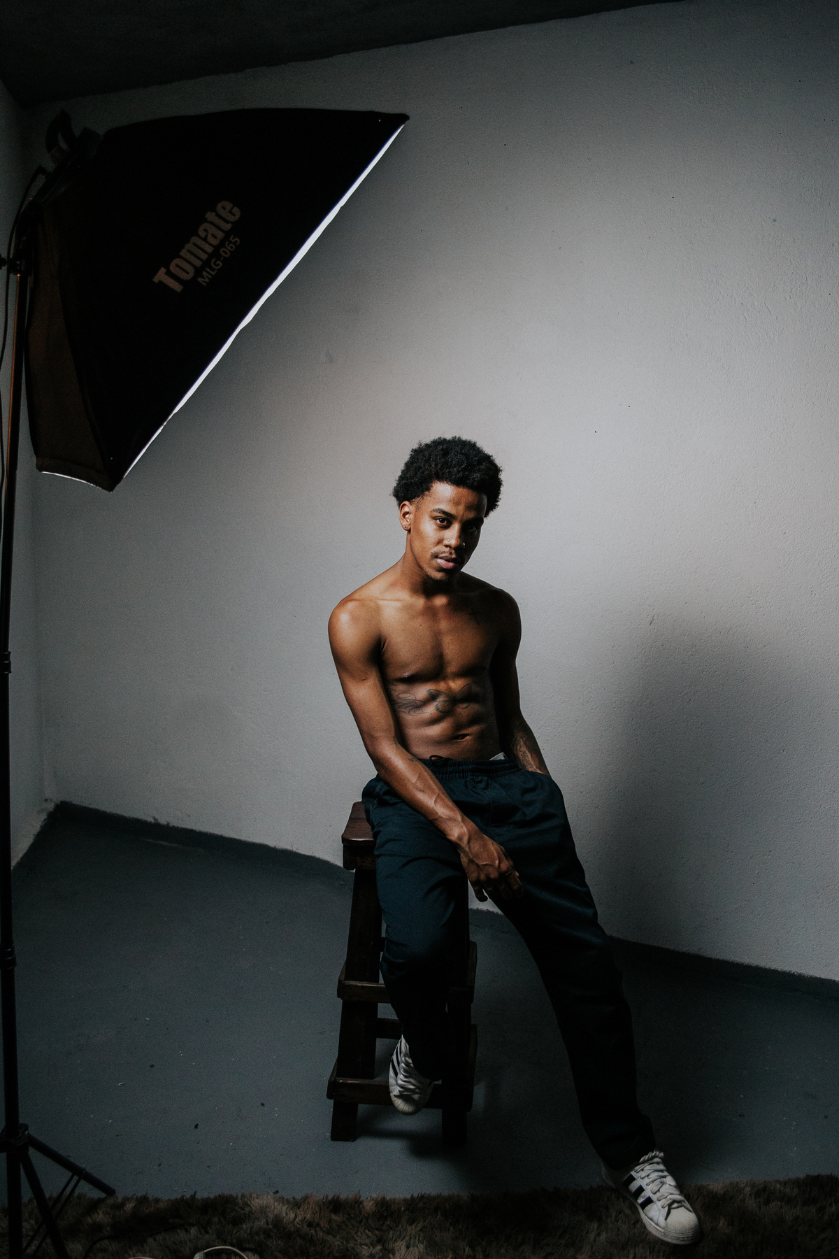 Ensaio Masculino em Belo Horizonte, em uma fotografia de homens pretos com poses estilosas para Instagram