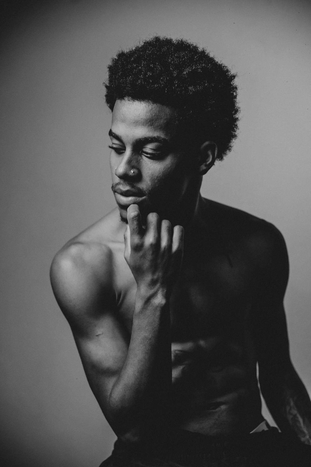 Ensaio Masculino em Belo Horizonte, em uma fotografia de homens pretos com poses estilosas para Instagram