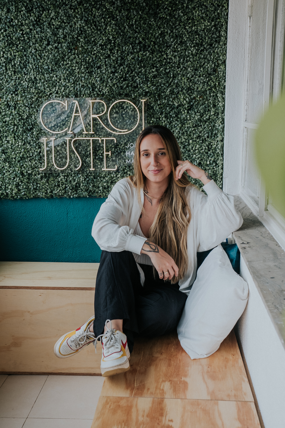 Fotografia profissional em Belo Horizonte de empresária da área de joalheria, Carol Juste