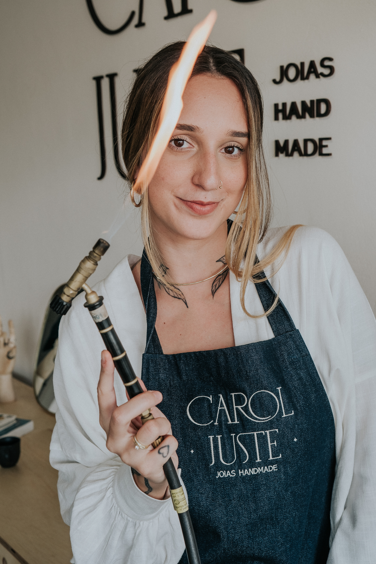 Fotografia profissional em Belo Horizonte de empresária da área de joalheria, Carol Juste