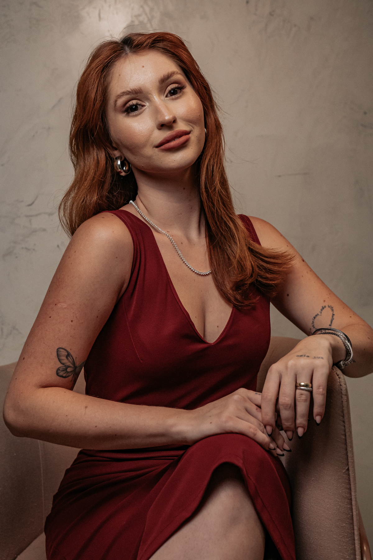 Ensaio Feminino Empresarial em Belo Horizonte com ideias e poses pensadas no uso de arquetipos de governante maga e amante