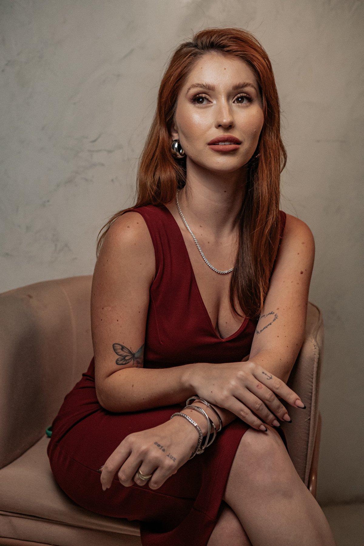 Ensaio Feminino Empresarial em Belo Horizonte com ideias e poses pensadas no uso de arquetipos de governante maga e amante