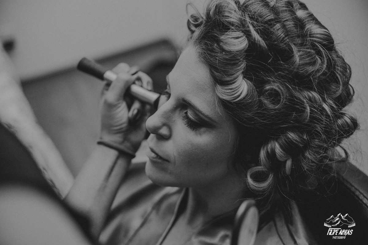 detalhes finais do make da noiva para o casamento em belo horizonte