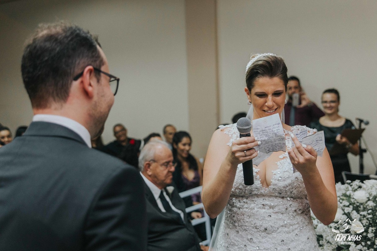 noiva perde a sequencia dos votos enquanto lia