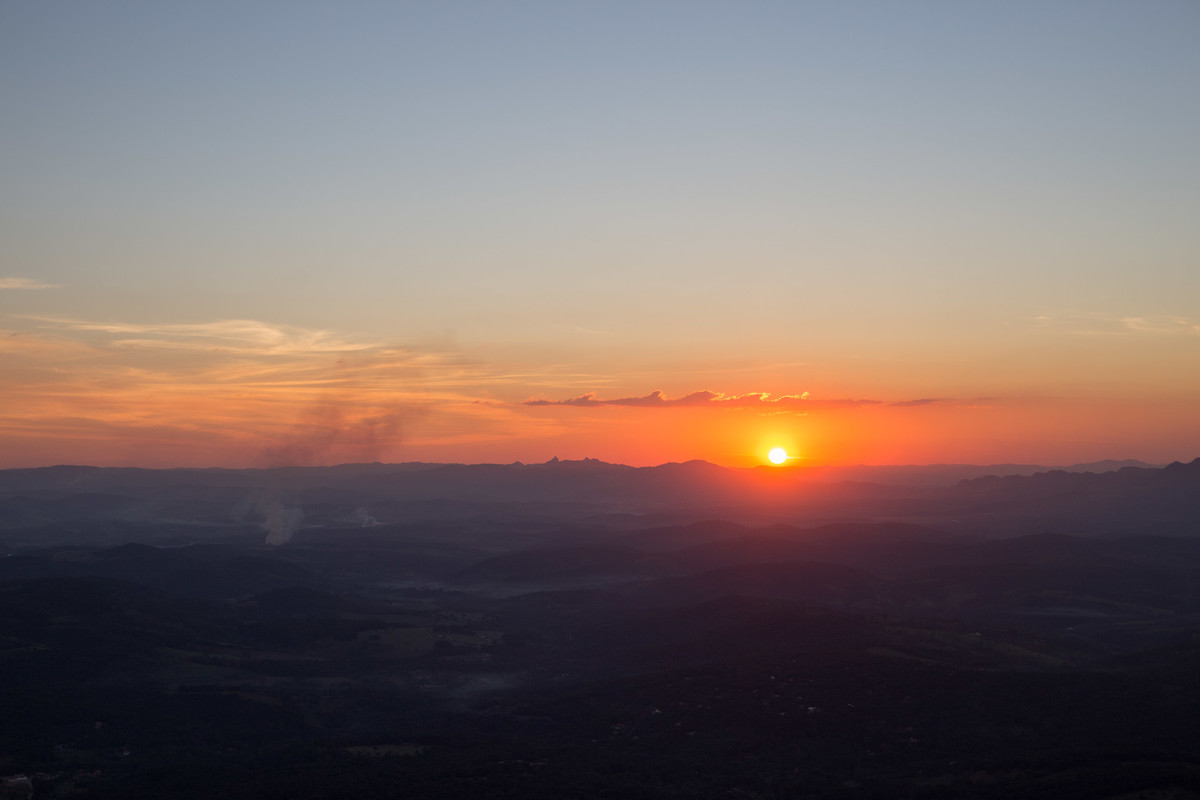 fotografia no por do sol feita no topo do Mundo Minas Gerais