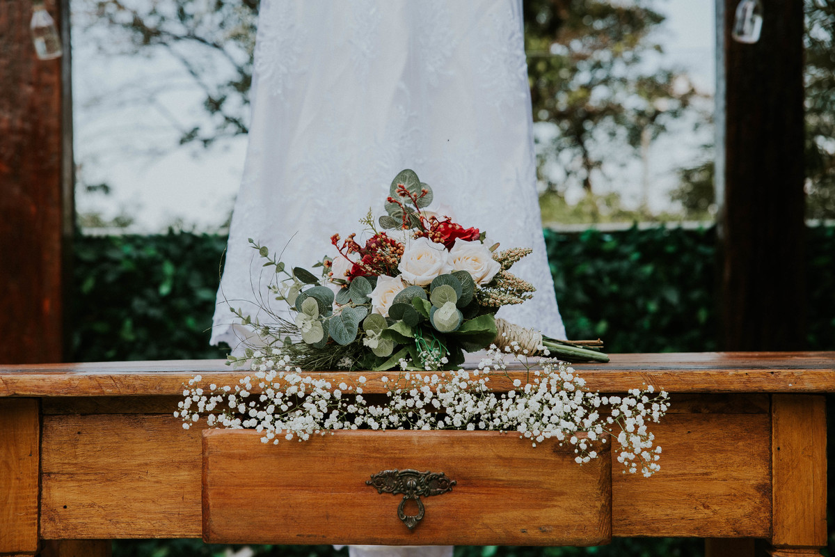 Detalhe do buque de noiva para casamento feito em BH