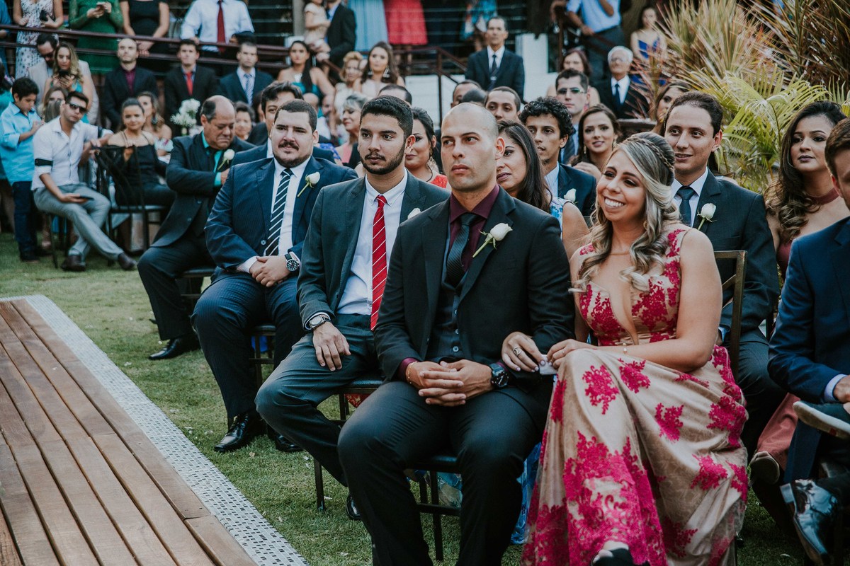 fotografia dos convidados da festa durante a cerimonia