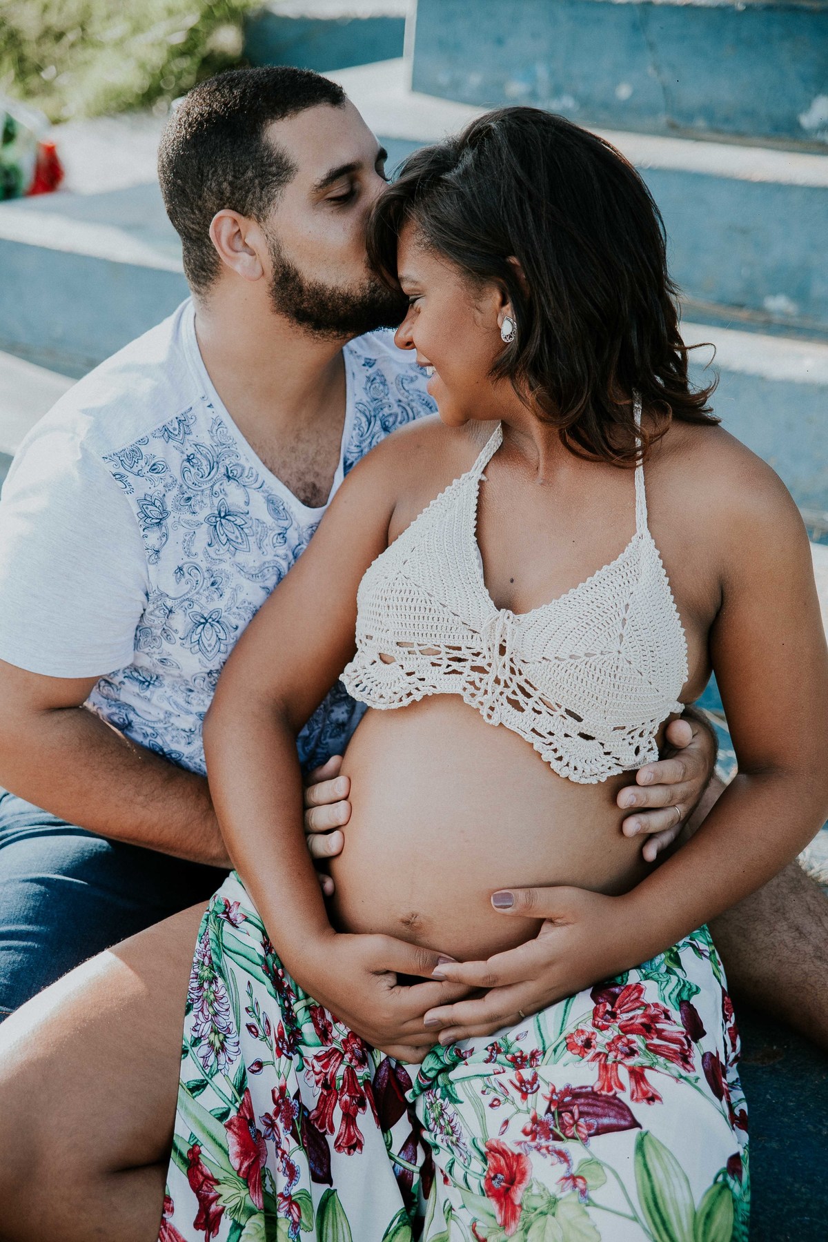 ensaio criativo feminino no qual os pais estão se olhando 