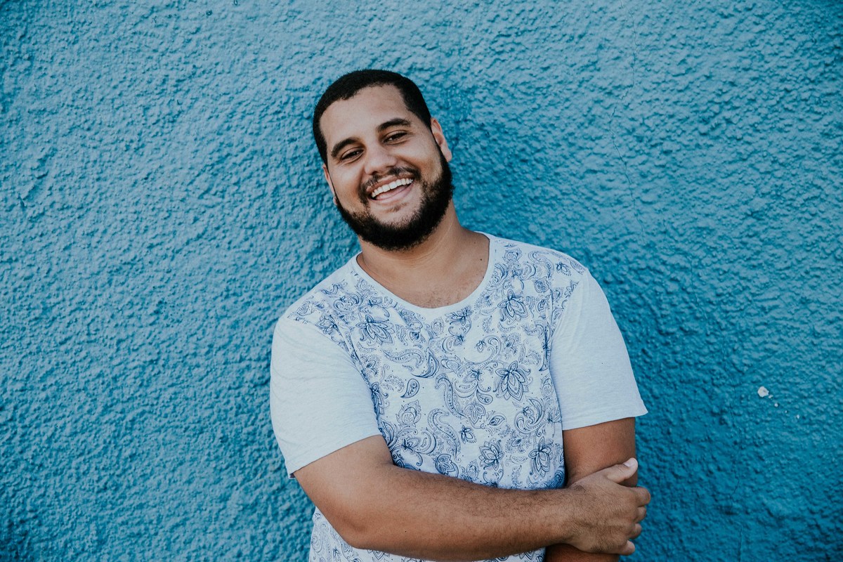 retrato masculino feito durante o ensaio de gestante da esposa
