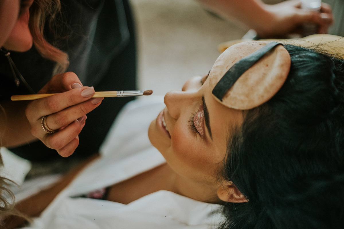 Inspiração de make de casamento para casamentos durante o dia