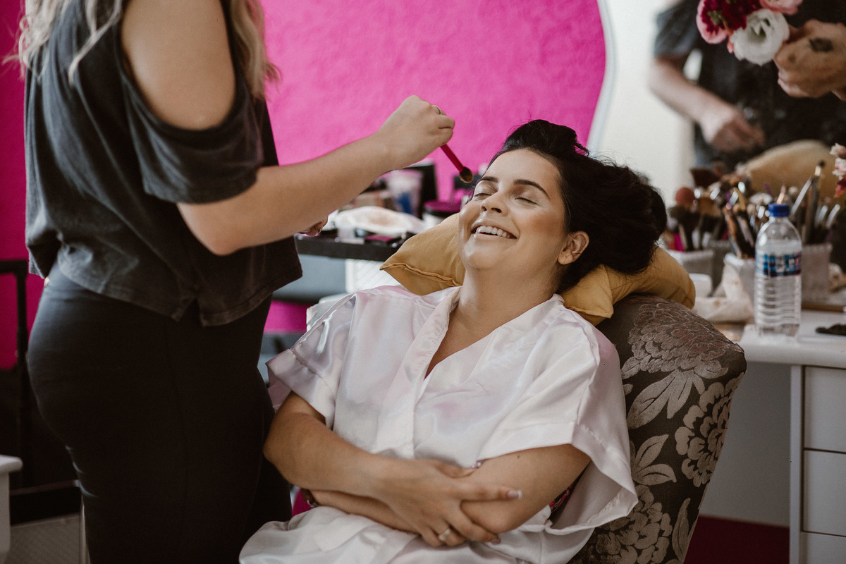 making of da noiva feito em casa feita por Julia Pontello make up em belo horizonte brazil