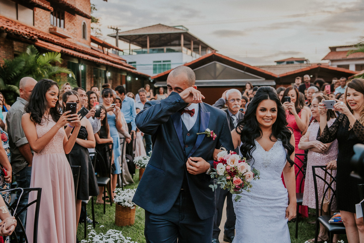 fotografia emocionante de casamento durante o dia em belo horizonte