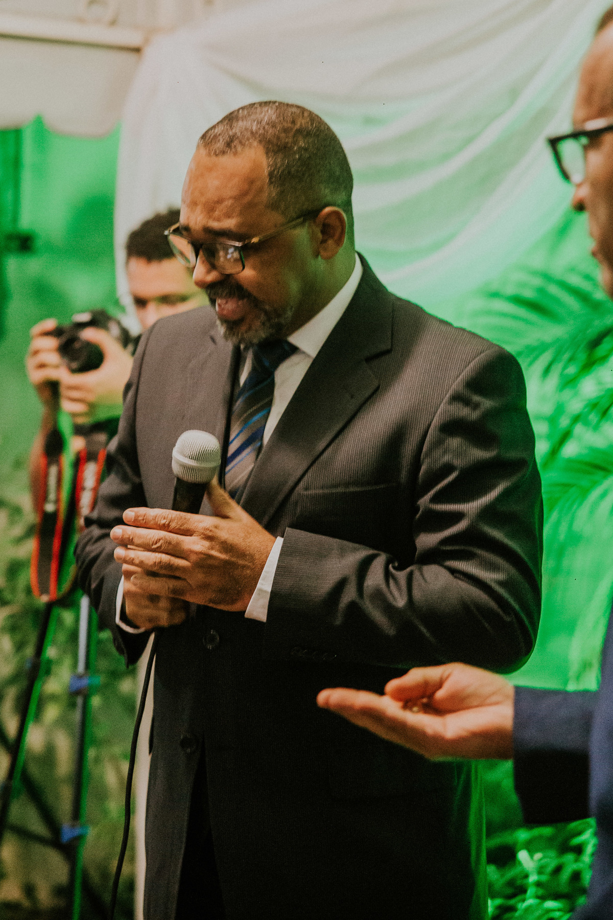 Detalhes do celebrante de casamento em belo horizonte