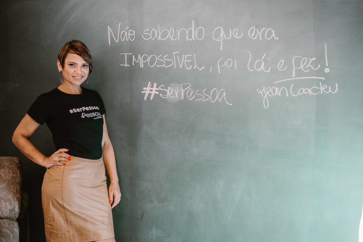 Retrato corporativo com a Erika Pessoa, dona da agência de relações pública Pessoa Comunicação.