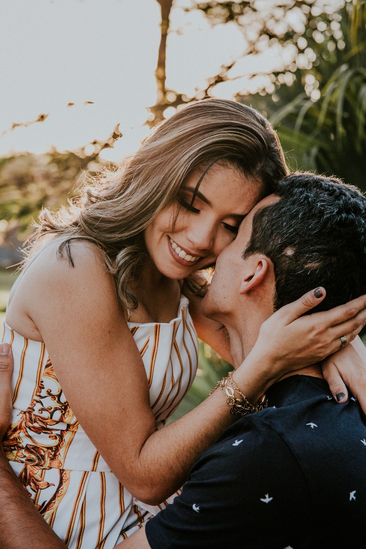 Inspiração para ensaios de casal no por do sol em Betim