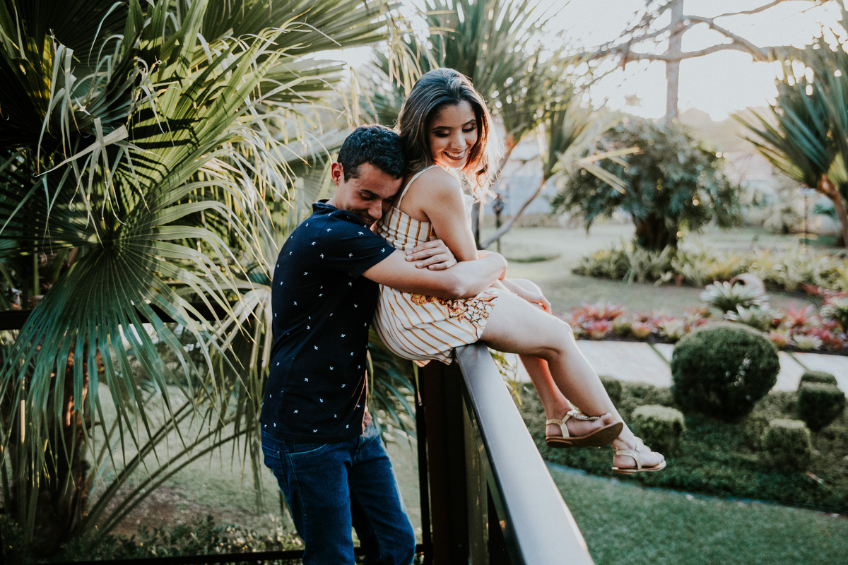 Inspiração para ensaios de casal no por do sol romantico