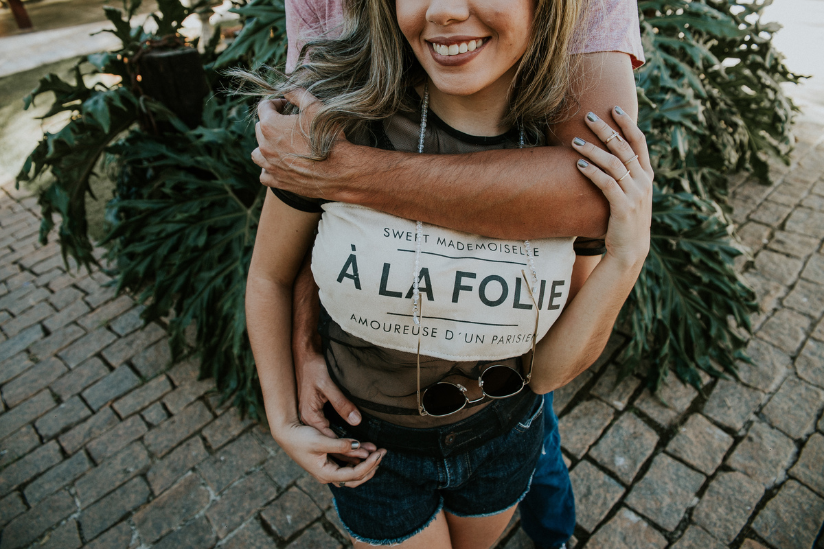 Detalhe criativo em uma foto de casal em Betim MG